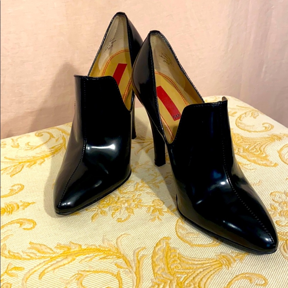 Kendra 5/48 high heeled booties!